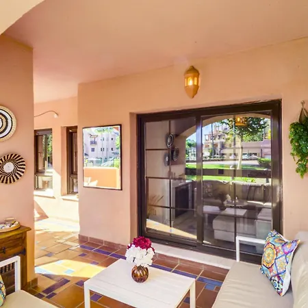Hacienda Del Sol - Beachside Estepona